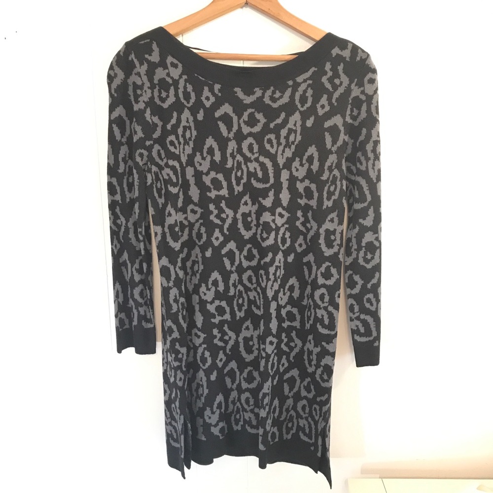 Melissa Paige Tunic Sweater Women’s Small Black Gray Leopard Print
